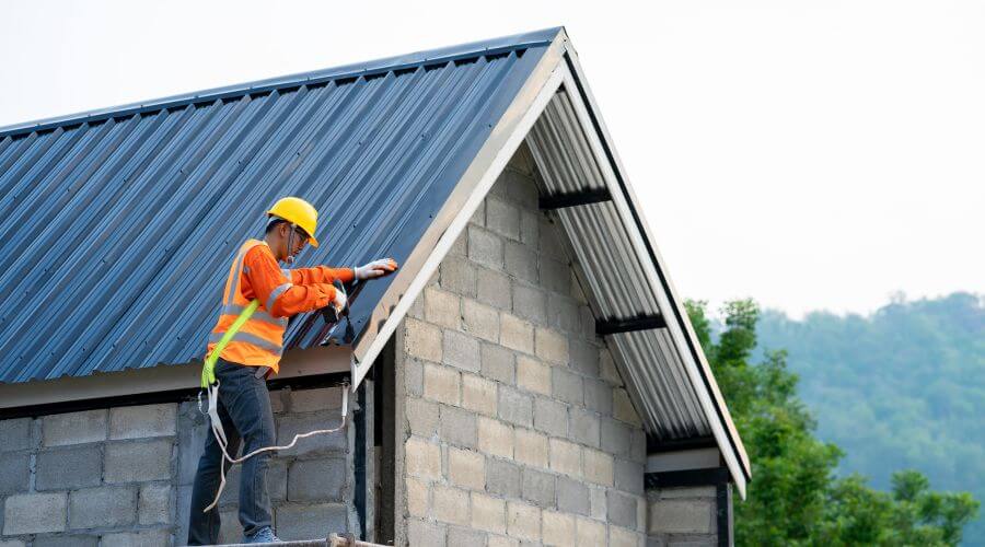 Professional gutter cleaning in Espanola, NM
